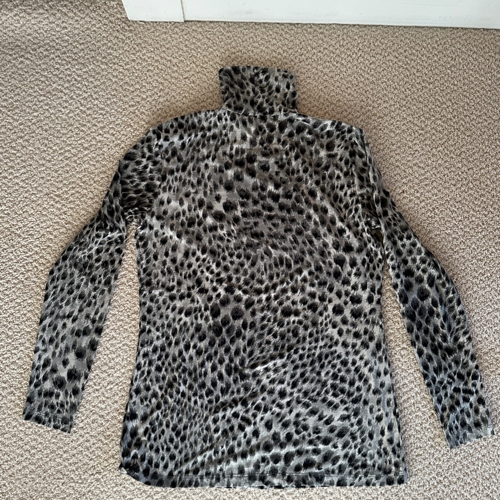 J. McLaughlin Lightweight Turtleneck -- Size S, worn only once